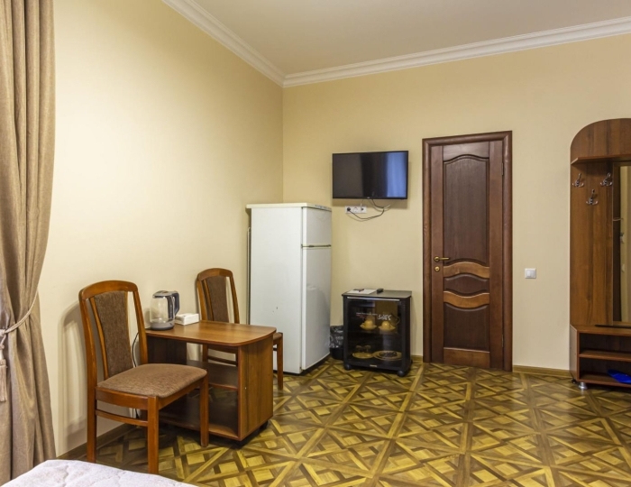 Джуниор сюит 2-местный 1 комнатный корпус 2 № 2,3,4,5,6 - Санаторий «Узбекистан» Кисловодск